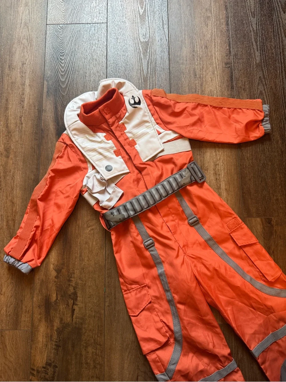 The Disney Store Star Wars The Last Jedi Poe Dameron costume kids size 4